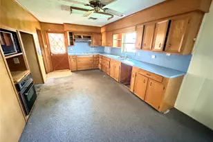 504 Dwinnell St, Baytown, TX 77520 - Photo 18