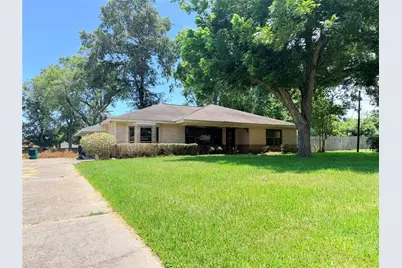 504 Dwinnell Street, Baytown, TX 77520 - Photo 2