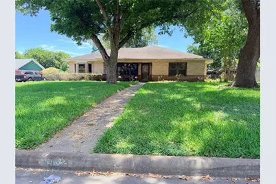 504 Dwinnell Street, Baytown, TX 77520 - Photo 1