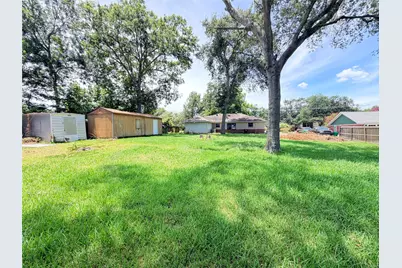 504 Dwinnell Street, Baytown, TX 77520 - Photo 20