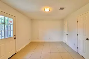 8610 Valley Meadow Dr, Houston, TX 77078 - Photo 10