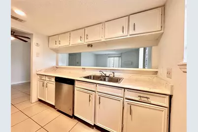 8610 Valley Meadow Drive, Houston, TX 77078 - Photo 6