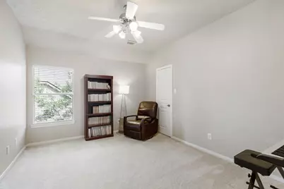 14 N Bardsbrook Circle, The Woodlands, TX 77382 - Photo 36