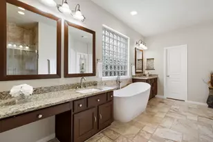 14 N Bardsbrook Cir, The Woodlands, TX 77382 - Photo 26