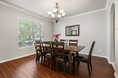 14 N Bardsbrook Circle, The Woodlands, TX 77382 - Photo 10