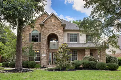 14 N Bardsbrook Circle, The Woodlands, TX 77382 - Photo 1