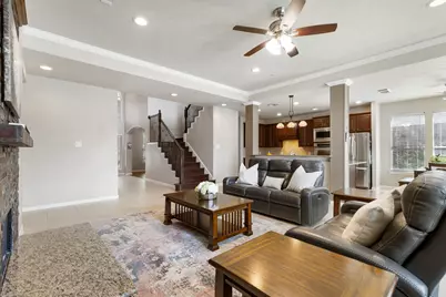 14 N Bardsbrook Circle, The Woodlands, TX 77382 - Photo 16