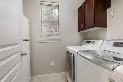 14 N Bardsbrook Circle, The Woodlands, TX 77382 - Photo 22