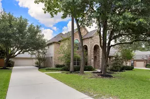 14 N Bardsbrook Cir, The Woodlands, TX 77382 - Photo 2