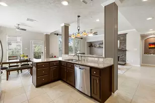 14 N Bardsbrook Cir, The Woodlands, TX 77382 - Photo 20