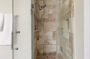 14 N Bardsbrook Cir, The Woodlands, TX 77382 - Photo 34