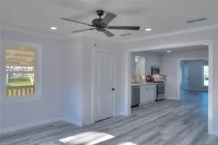 415 Perkins Ave, League City, TX 77573 - Photo 6