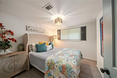 11045 Woodview Drive, Conroe, TX 77303 - Photo 10