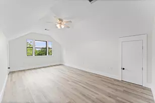 15806 Lakeview Dr, Beach City, TX 77523 - Photo 36