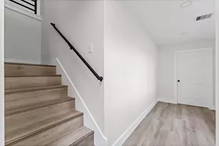 15806 Lakeview Dr, Beach City, TX 77523 - Photo 10