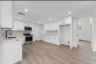 15806 Lakeview Dr, Beach City, TX 77523 - Photo 18