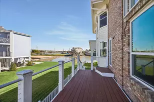 807 N Shore Dr, Kemah, TX 77565 - Photo 34