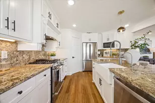 807 N Shore Dr, Kemah, TX 77565 - Photo 16