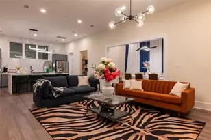 915 Thompson St, Houston, TX 77007 - Photo 2