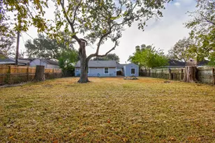 6614 Teluco St, Houston, TX 77055 - Photo 18