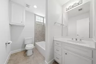 8710 Beverly Hill St, Houston, TX 77063 - Photo 22