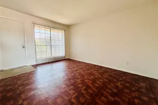 9201 Clarewood Dr, Houston, TX 77036 - Photo 4