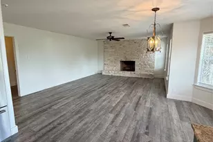 210 Bluff Dr, Livingston, TX 77351 - Photo 12