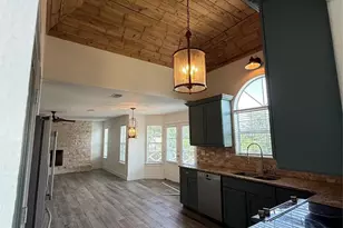 210 Bluff Dr, Livingston, TX 77351 - Photo 6