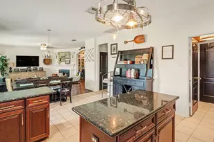 1719 Manor Dr, Baytown, TX 77521 - Photo 10