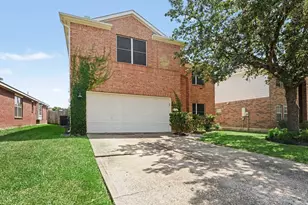 1719 Manor Dr, Baytown, TX 77521 - Photo 2