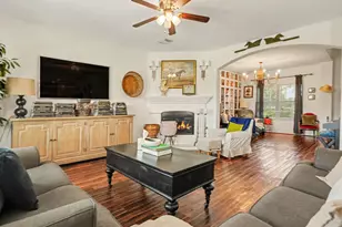 1719 Manor Dr, Baytown, TX 77521 - Photo 6