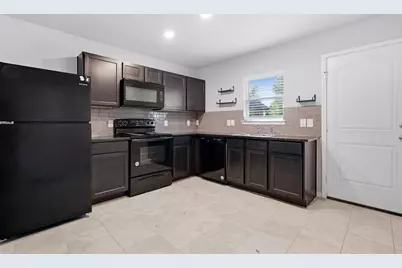 15081 Travis Lane, Willis, TX 77378 - Photo 4