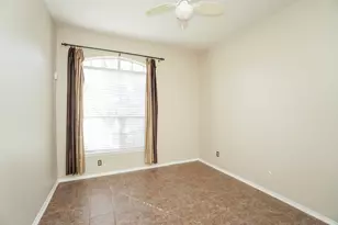 415 S Sterling Heights Ln, Houston, TX 77094 - Photo 16