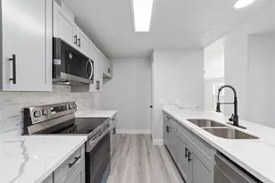 13950 Ashdale Ln, Houston, TX 77083 - Photo 12