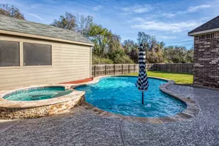 1827 Basin Trl, Brenham, TX 77833 - Photo 2