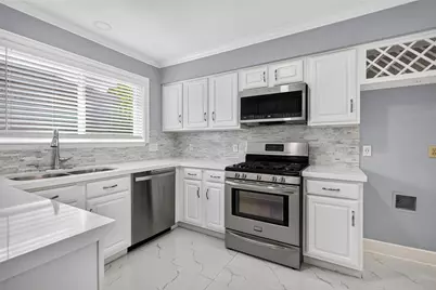 6323 Dawnridge Drive, Houston, TX 77035 - Photo 16