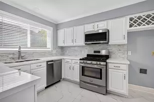 6323 Dawnridge Dr, Houston, TX 77035 - Photo 16