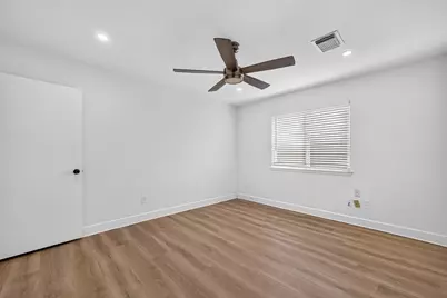 6323 Dawnridge Drive, Houston, TX 77035 - Photo 32