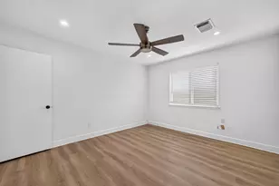 6323 Dawnridge Dr, Houston, TX 77035 - Photo 32