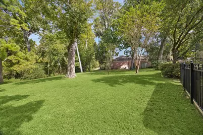 9694 Longmont Drive, Houston, TX 77063 - Photo 32