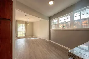 7810 Locke Ln, Houston, TX 77063 - Photo 32