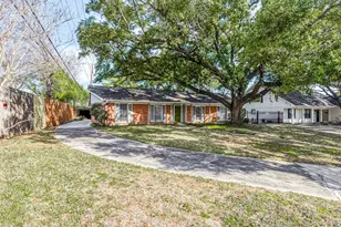 7810 Locke Ln, Houston, TX 77063 - Photo 36