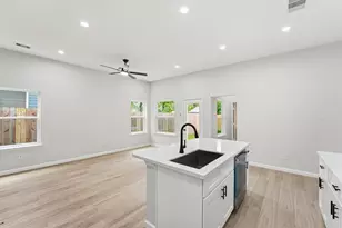 4354 Clover St, Houston, TX 77051 - Photo 12