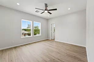 4354 Clover St, Houston, TX 77051 - Photo 20
