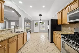 9703 Blanchard Springs Dr, Houston, TX 77095 - Photo 8
