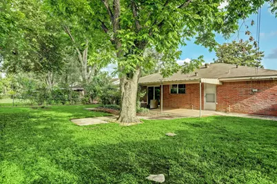4546 Warm Springs Road, Houston, TX 77035 - Photo 18