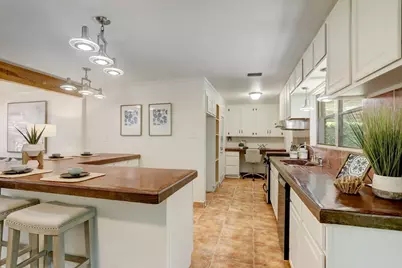 4546 Warm Springs Road, Houston, TX 77035 - Photo 8