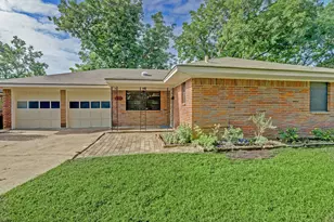 4546 Warm Springs Rd, Houston, TX 77035 - Photo 2