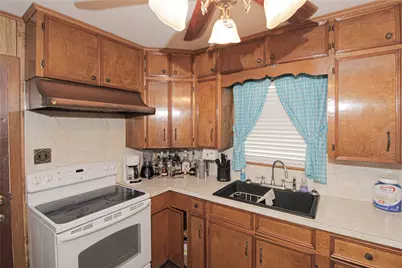347 E Highland Drive, Livingston, TX 77351 - Photo 20
