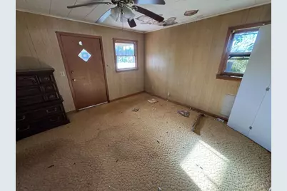 105 E Washington Avenue, Electra, TX 76360 - Photo 2